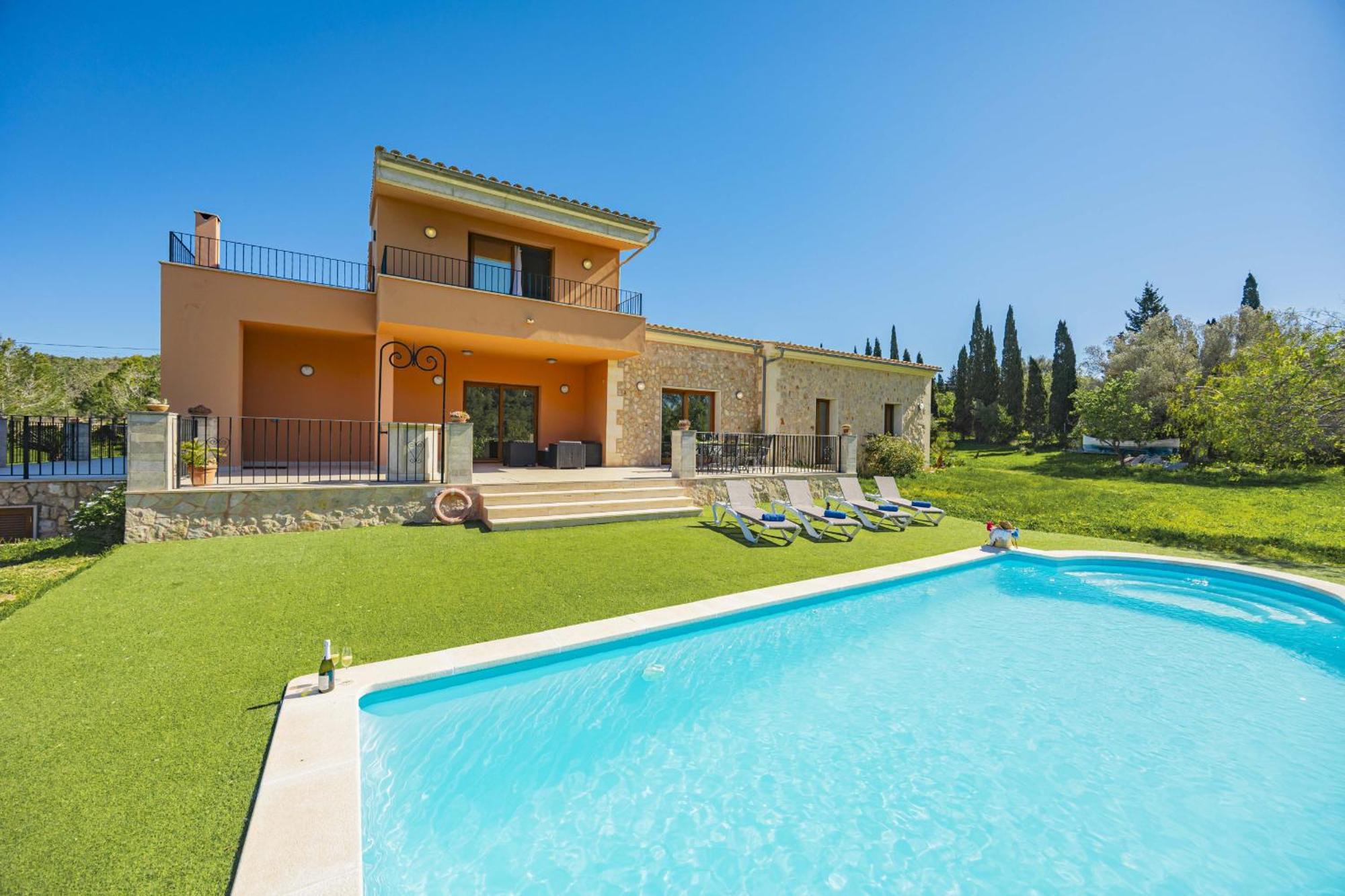 Villa Es Garrover *